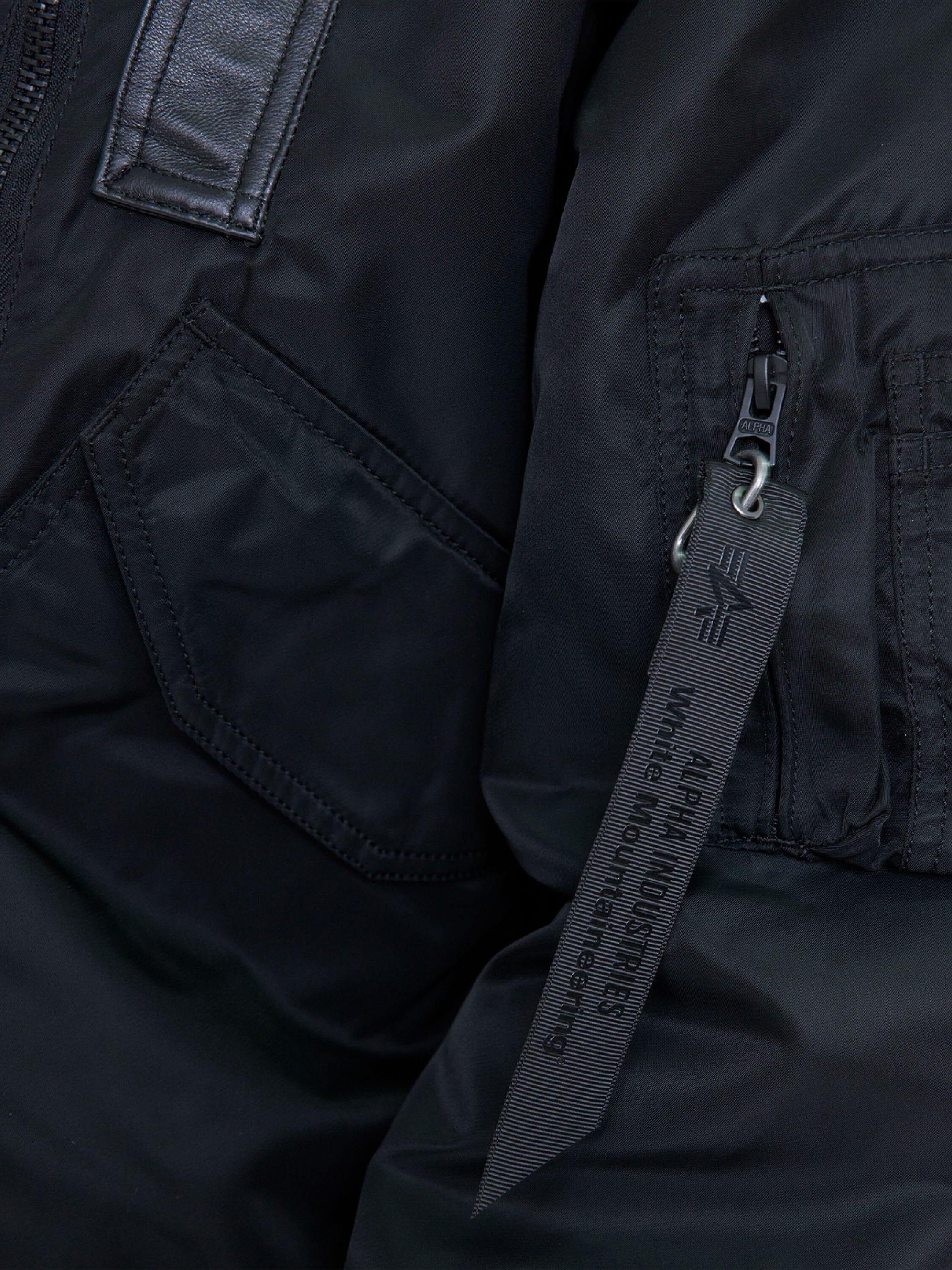 WHITE MOUNTAINEERING X ALPHA FLIGHT JACKET